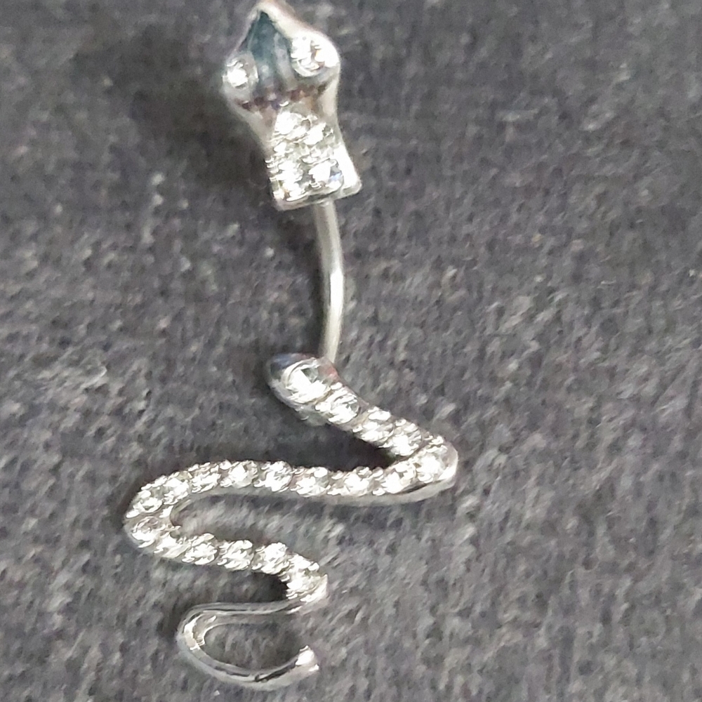 Poison from Heaven Belly Piercing - Picture 3 of 4